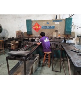半自動(dòng)折彎機